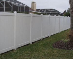 Flordia-Vinyl-Privacy-Fence