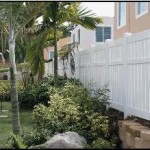 How to Integrate Vinyl Fencing with Living Fences